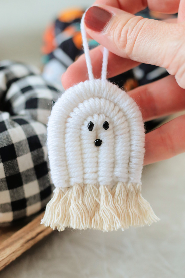 Easy Macrame Ghosts (+ Video)